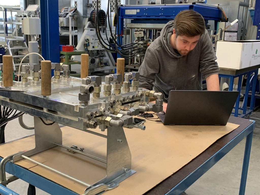 Werkzeug zur Herstellung eines UAV-Flügelkern aus thermoplastischen Mikrosphäen